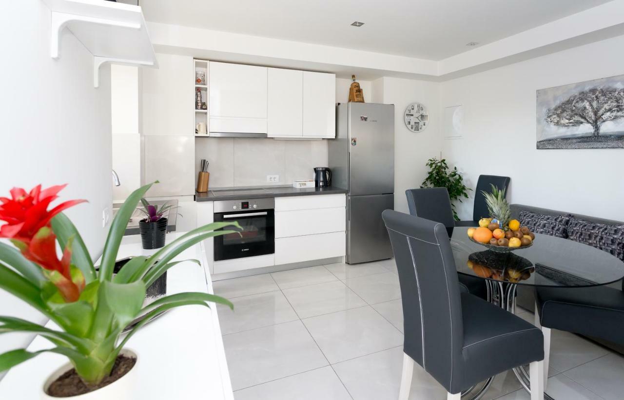 Urban Luxury Suites Juricevic Duće 외부 사진